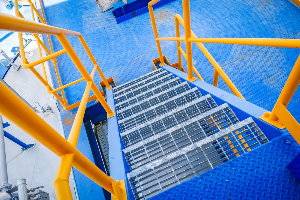 Lắp đặt cầu thang, lan can và hàng rào